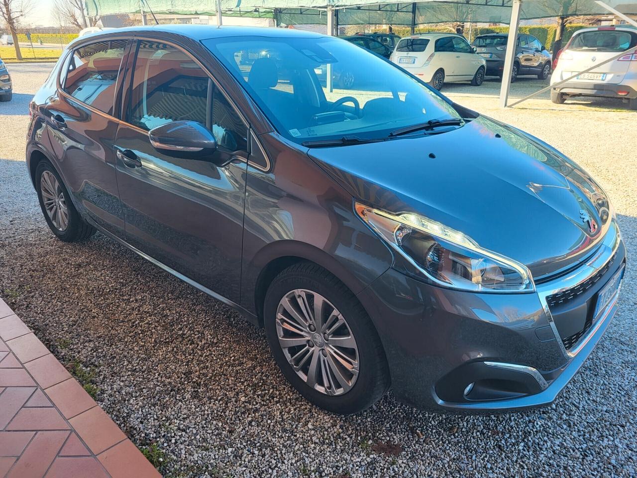 Peugeot 208 PureTech 82 5 porte Allure GPL