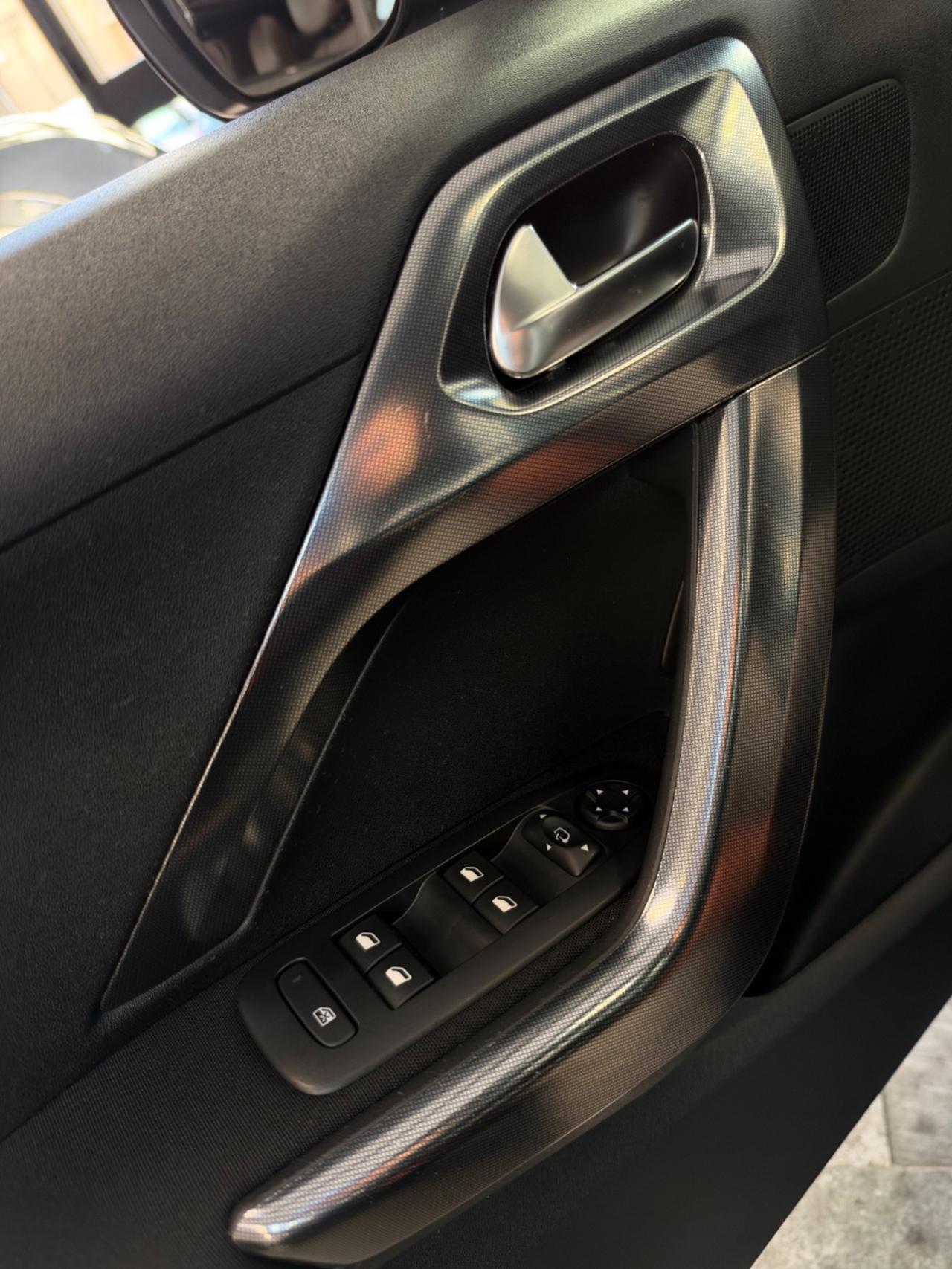 Peugeot 2008 1.5 HDi 100 Cv Allure Pack