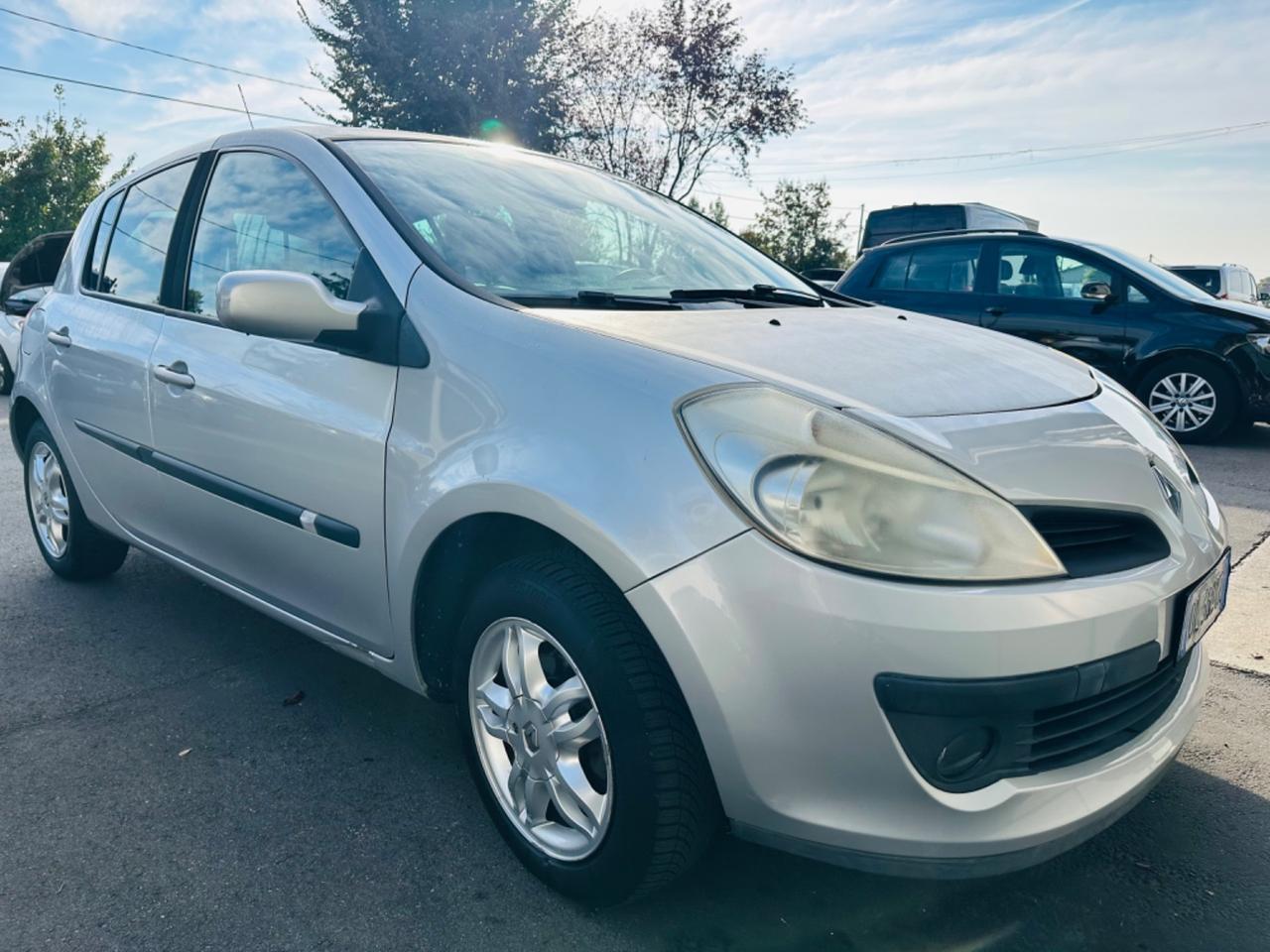 Renault Clio Storia 1.2 16V 5 porte Dynamique