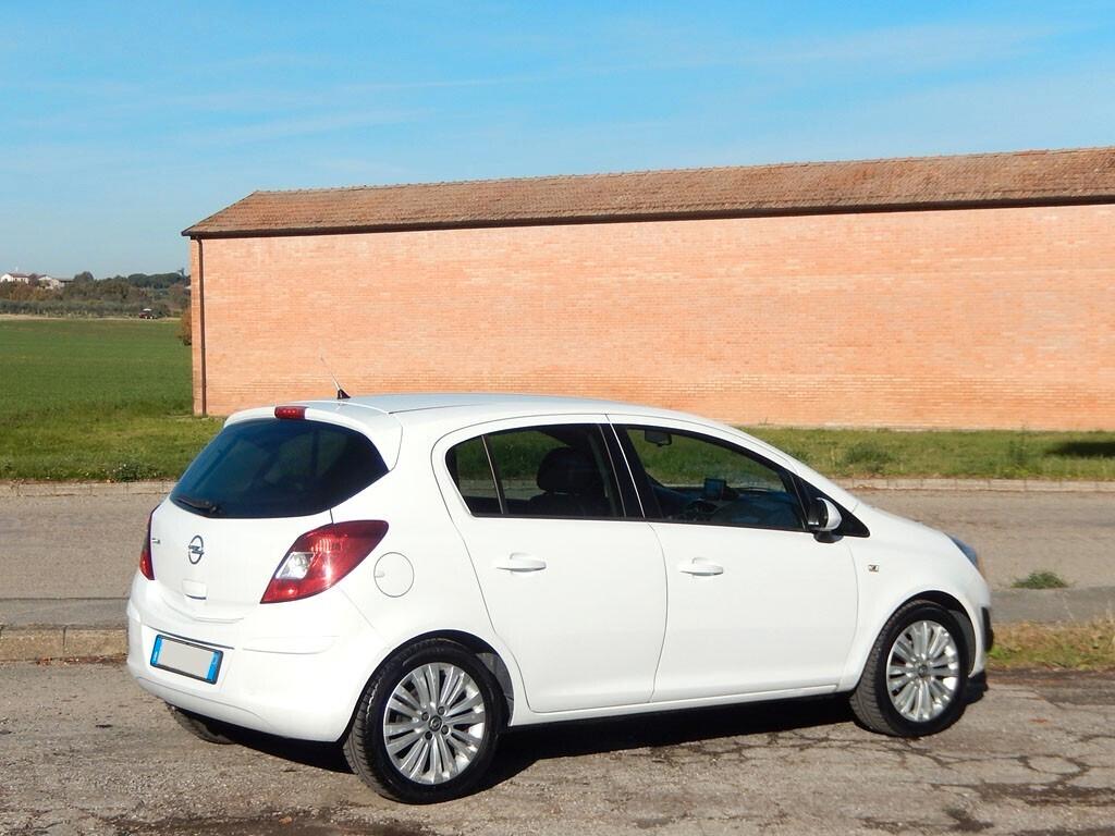 OPEL CORSA D 1.2 impianto GPL - UNIPROPRIETARIO