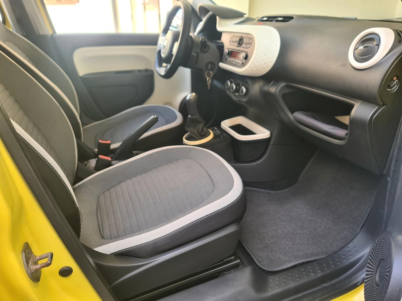Renault Twingo 1.0 SCe Live - unicoprop.
