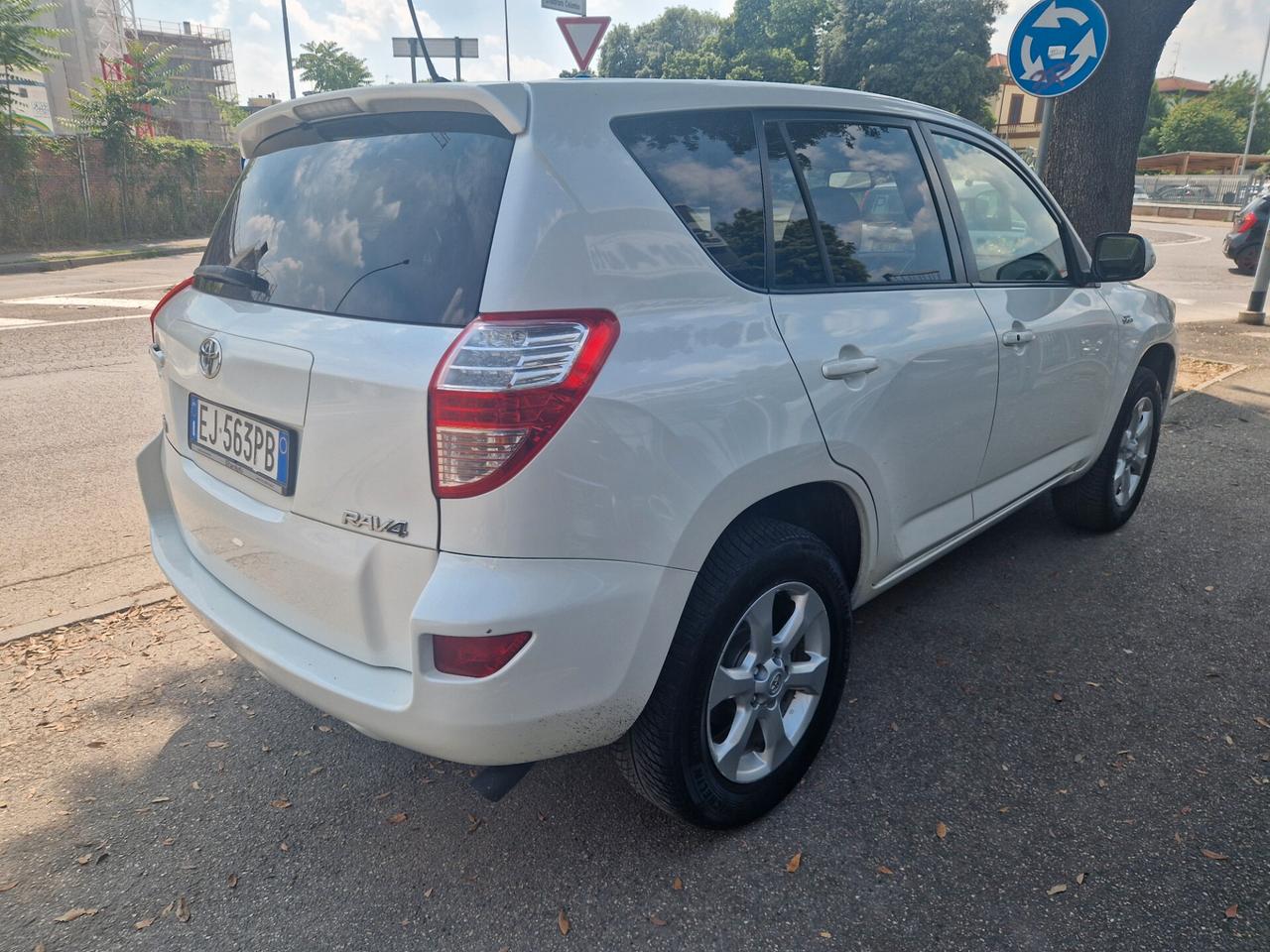 Toyota RAV 4 RAV4 Crossover 2.2 D-Cat A/T 150 CV Executive