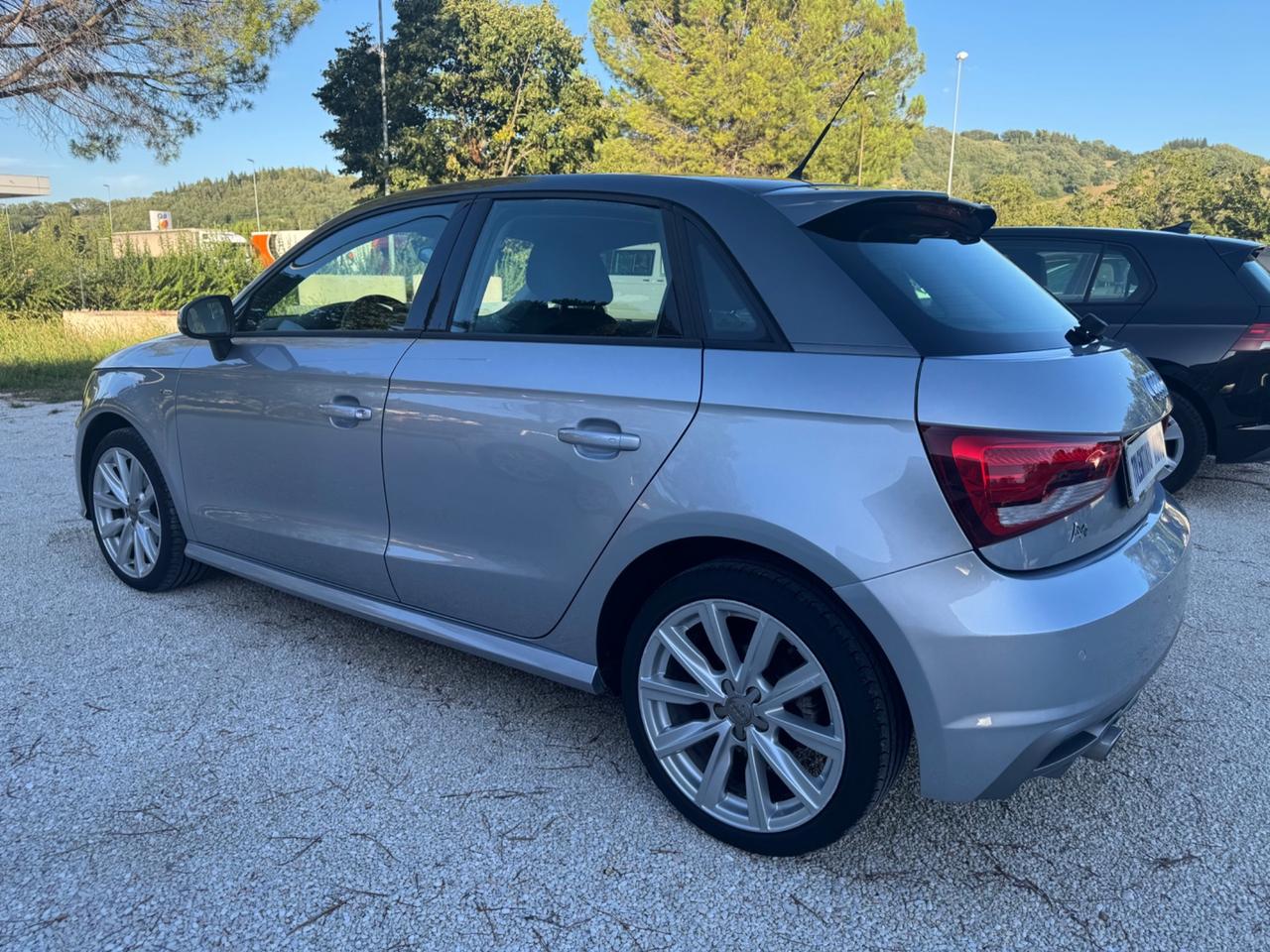 Audi A1 Sportback 1.4 TDI 90Cv S-Line Exterior