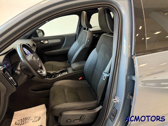 VOLVO XC40 B3 automatico Ultimate Dark