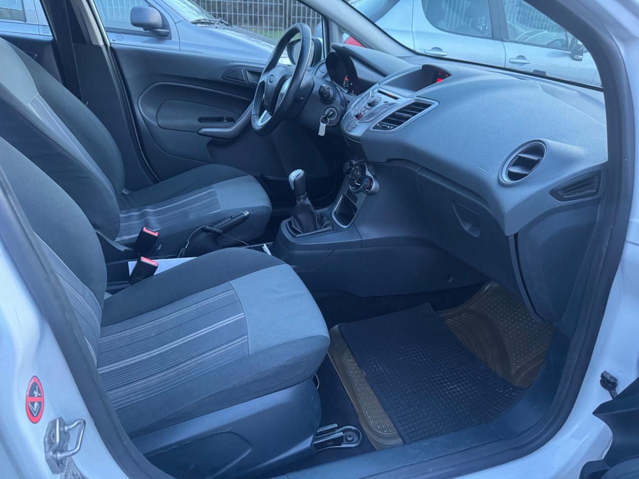 Ford Fiesta 1.2 16V 5p. Ghia