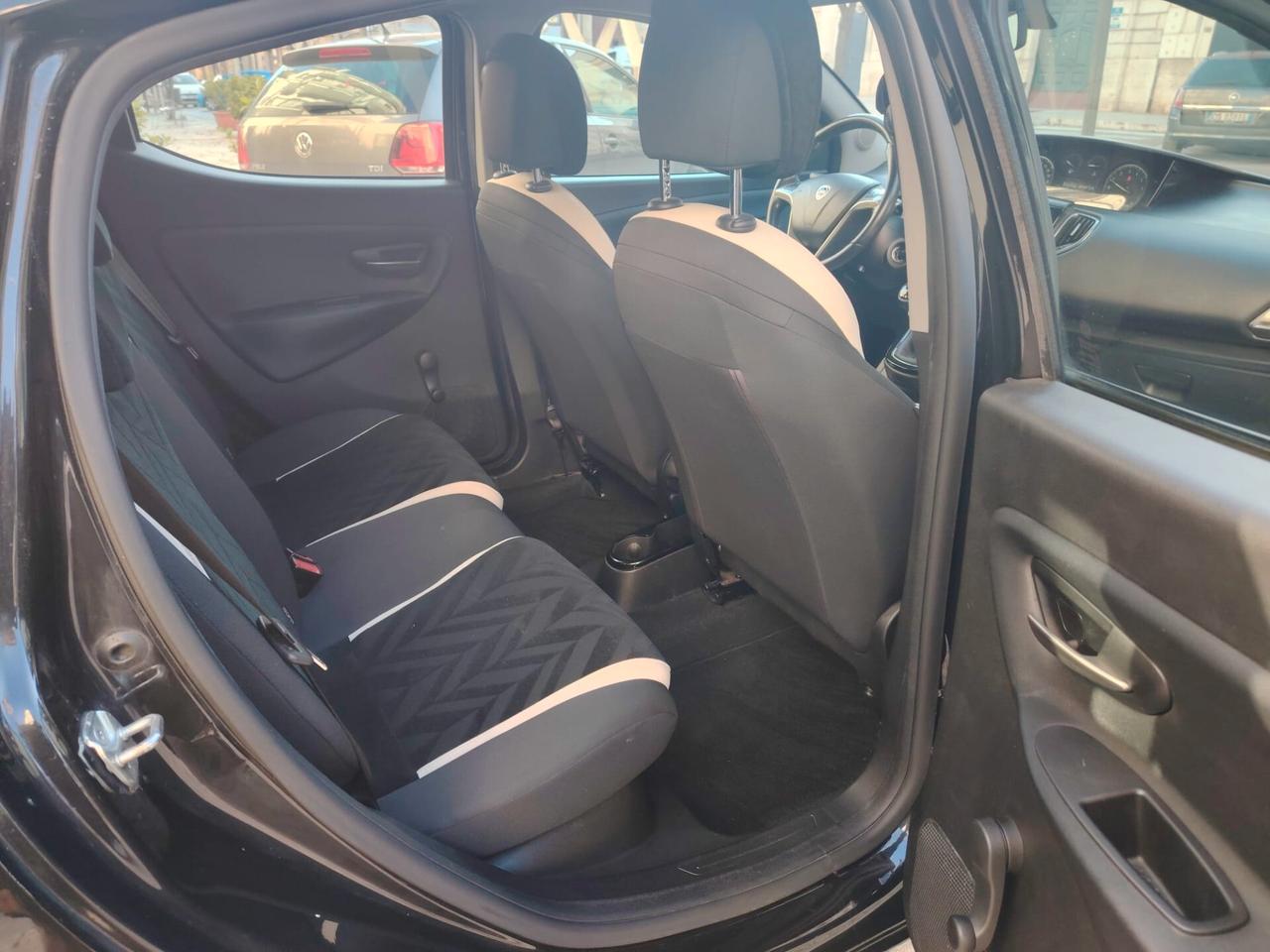 Lancia Ypsilon 1.2 69 CV 5 porte Gold