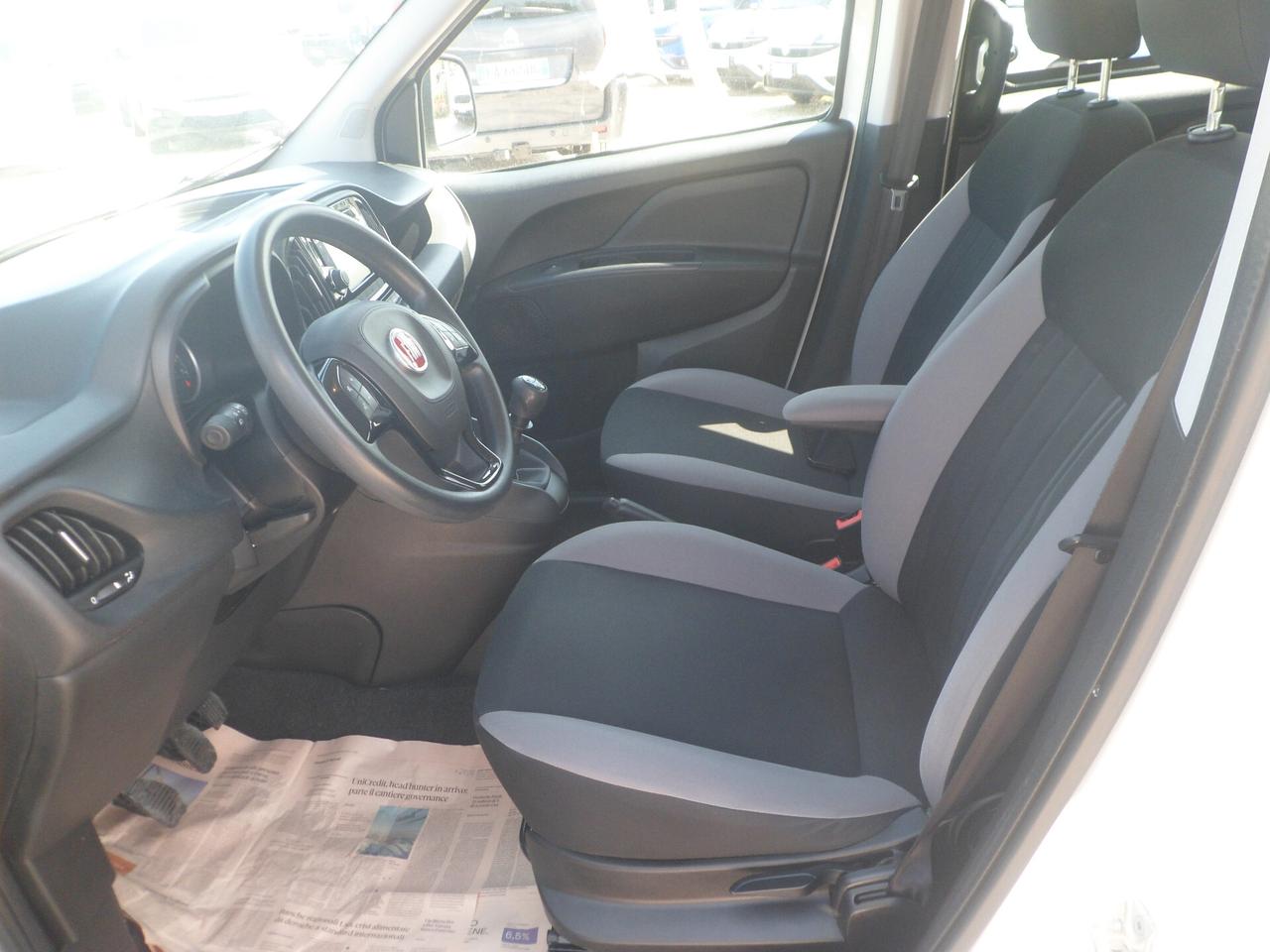 Fiat Doblo 5 posti autocarro