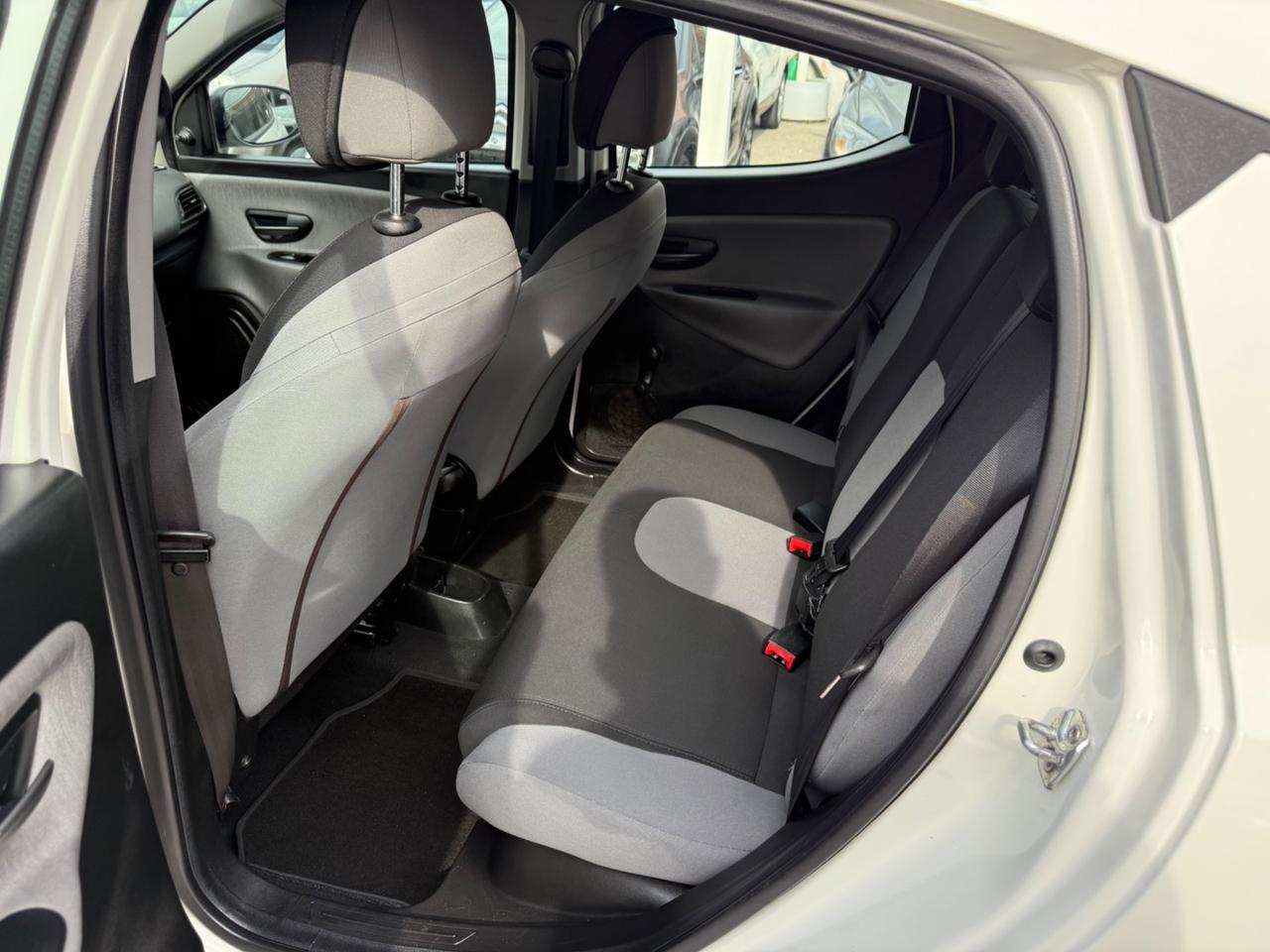 Lancia Ypsilon 1.2 69 CV 5 porte GPL Ecochic Silver