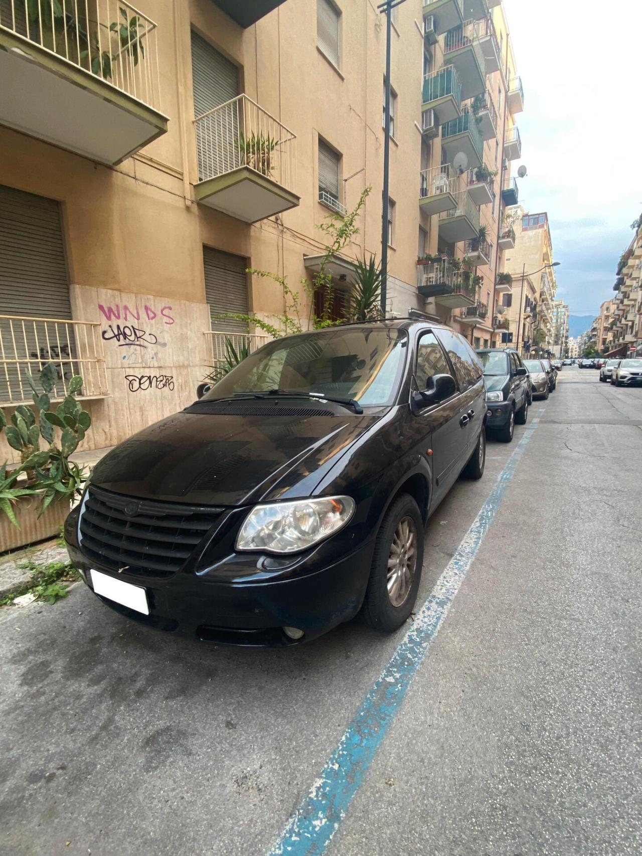 Chrysler Voyager Grand 2.8 CRD cat Limited Auto