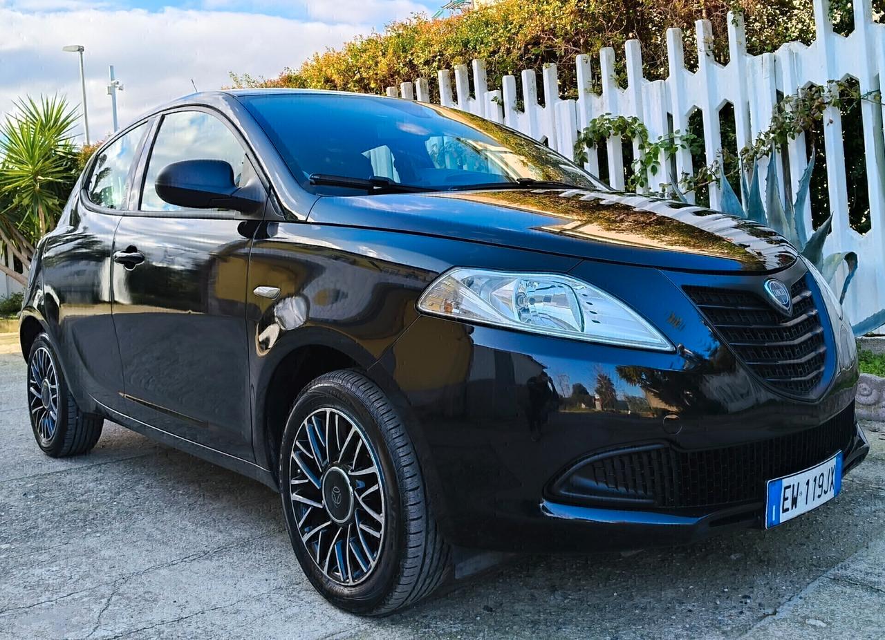 Lancia *YPSILON 1.2 BENZ 69 CV*MOMO DESIGN*S