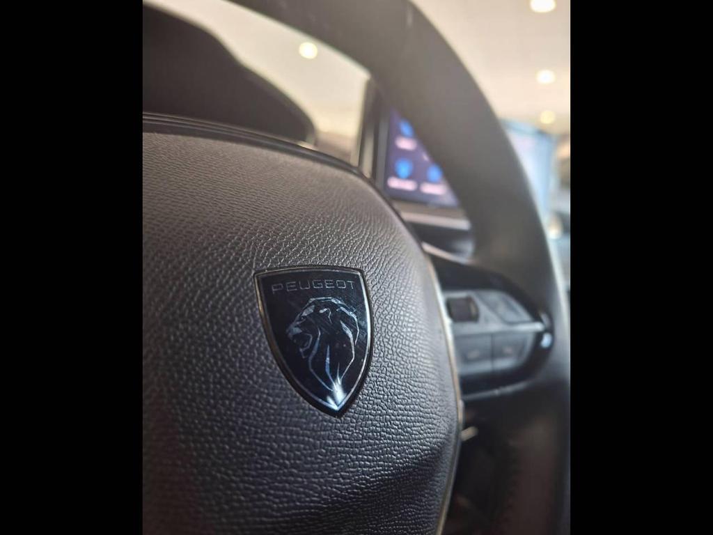 Peugeot 2008 1.5 BlueHDi Allure EAT8