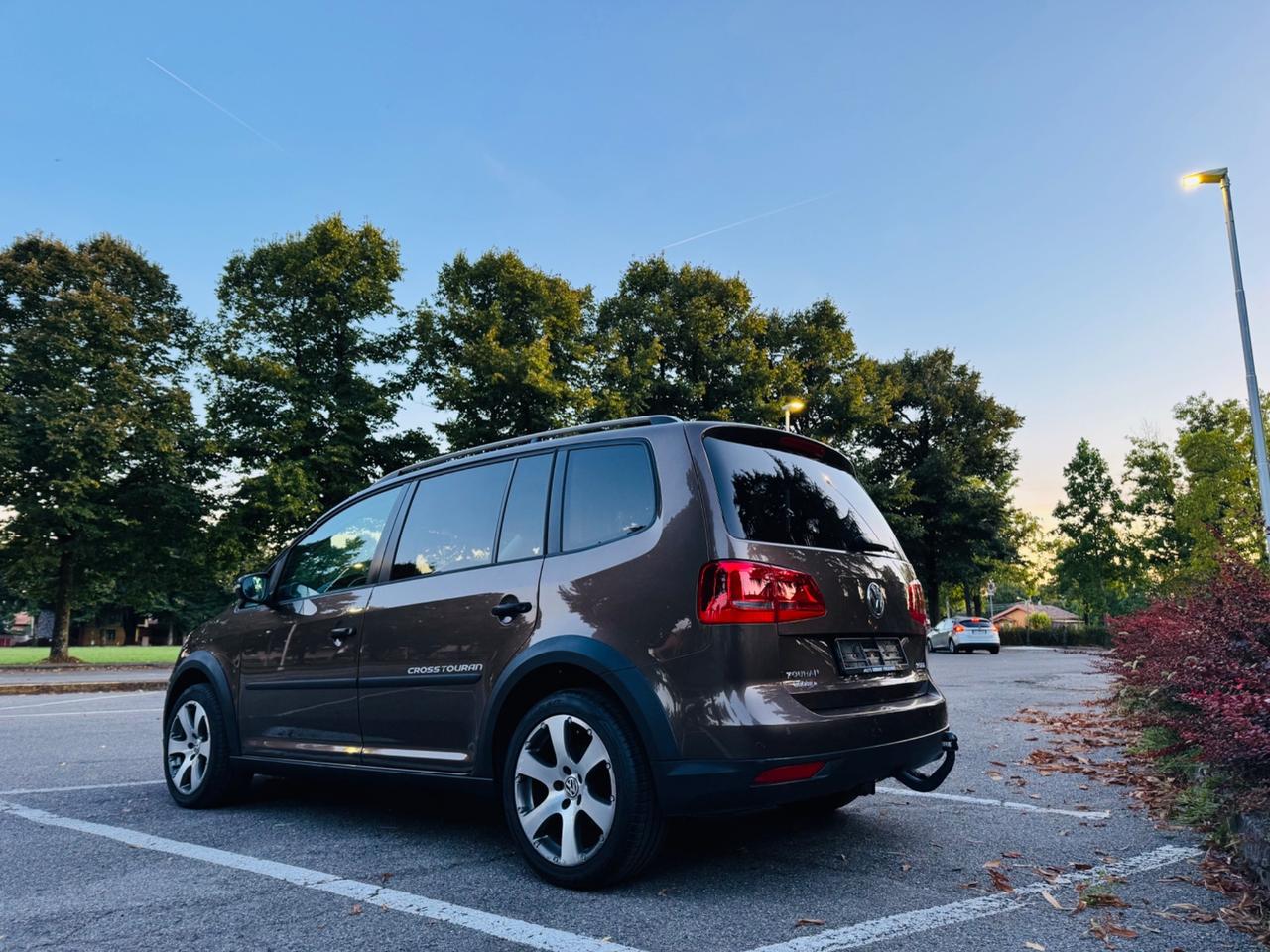 Volkswagen Touran 2.0 TDI 170 CV DSG CROSS 7 Posti