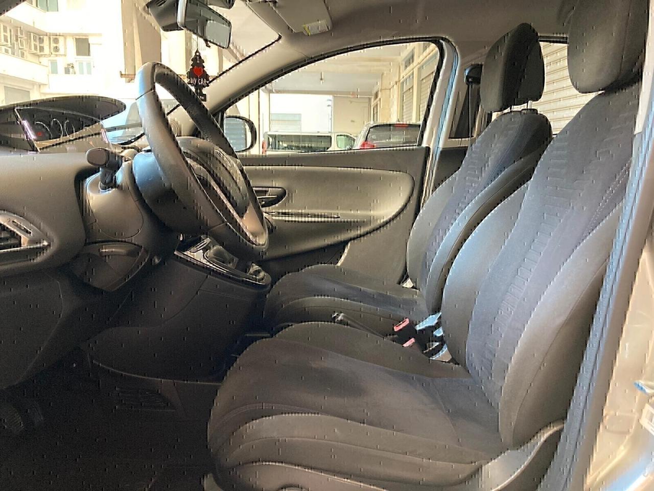 Lancia Ypsilon 1.3 MJT-X NEOPATENTATI-2013