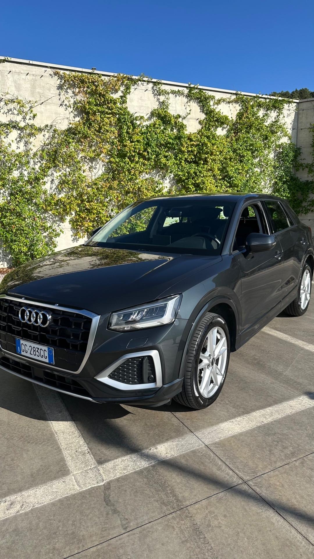 Audi Q2 30 TDI Identity Black