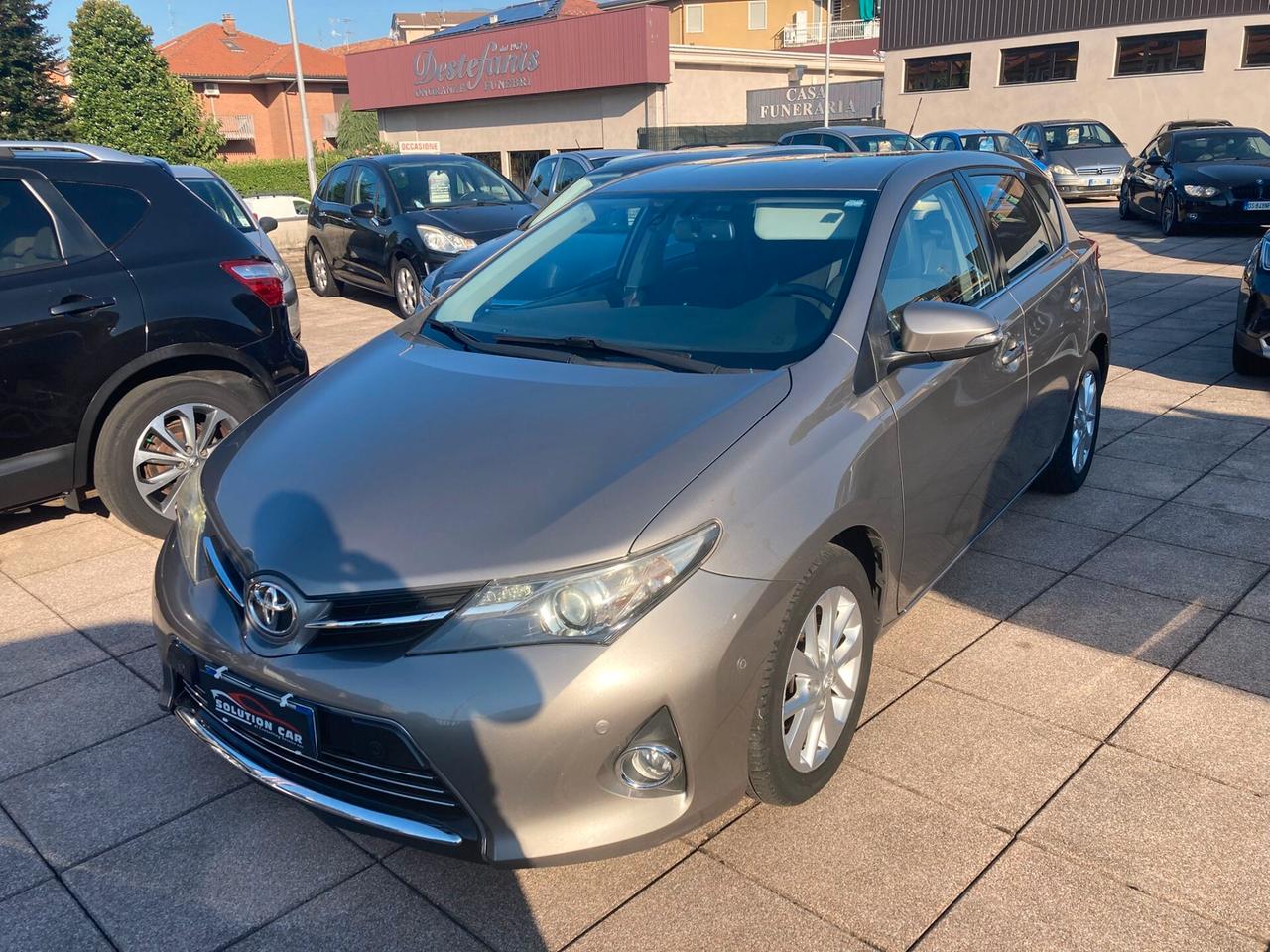 Toyota Auris 1.4 D-4D Lounge