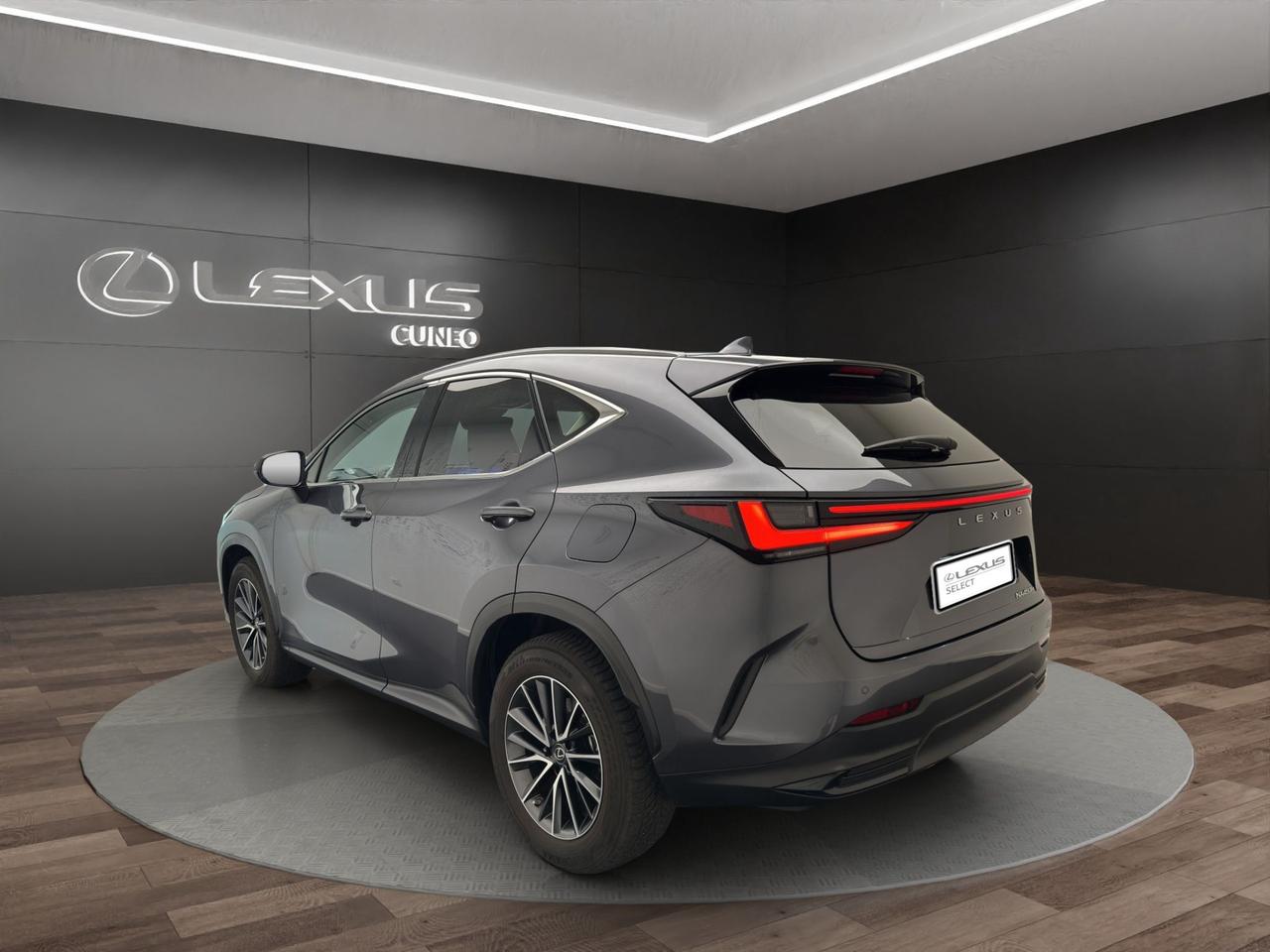 Lexus NX 450h+ 2.5 phev Premium 4wd e-cvt