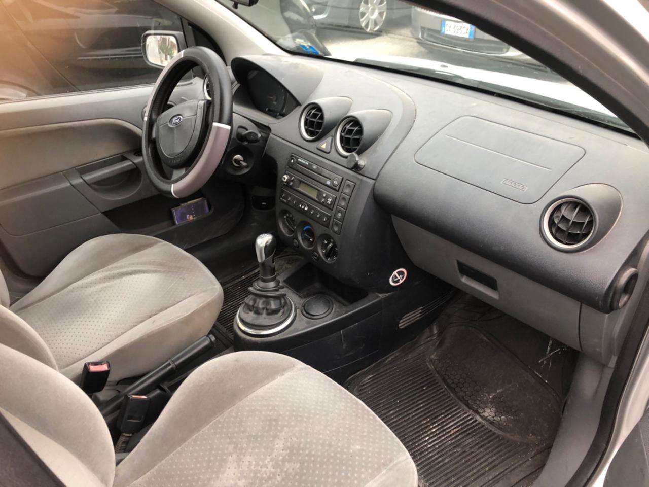 Ford Fiesta 1.4 TDCi 05