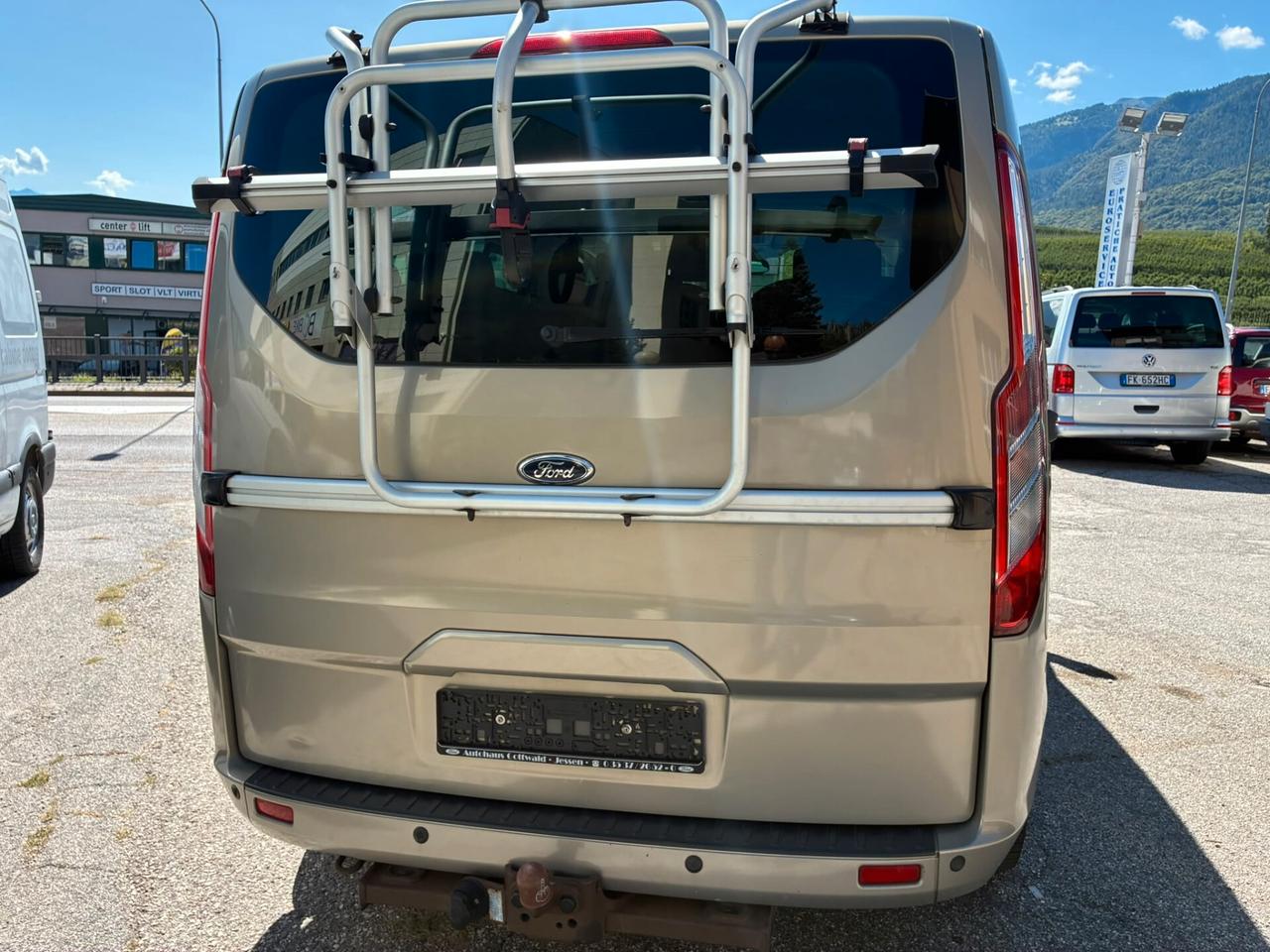 FORD TRANSIT CUSTOM 2.2 TDCi 155CV TITANIUM 8POSTI - GANCIO TRAINO