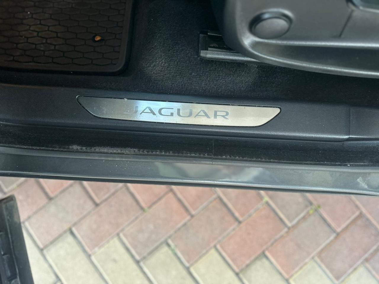 Jaguar E-Pace 2.0D 150 CV AWD aut. R-Dynamic HSE