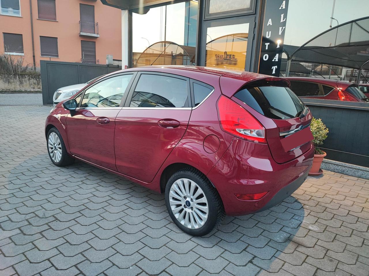 Ford Fiesta 1.4 5 porte Titanium uni-pro