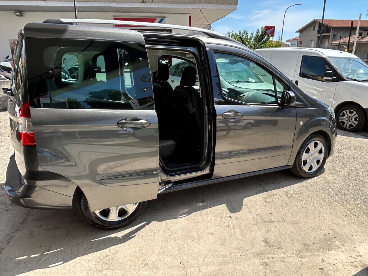 Ford Tourneo Courier 1.5 TDCI “ 40.000 KM “