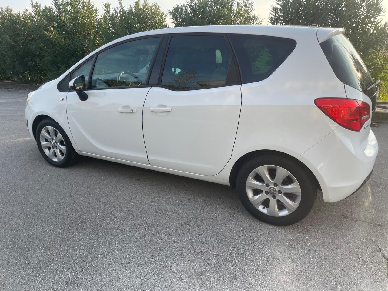 Opel Meriva 1.4 benzina anno 2011 km 115 mila