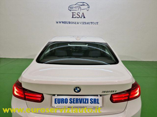 BMW 328 i Luxury