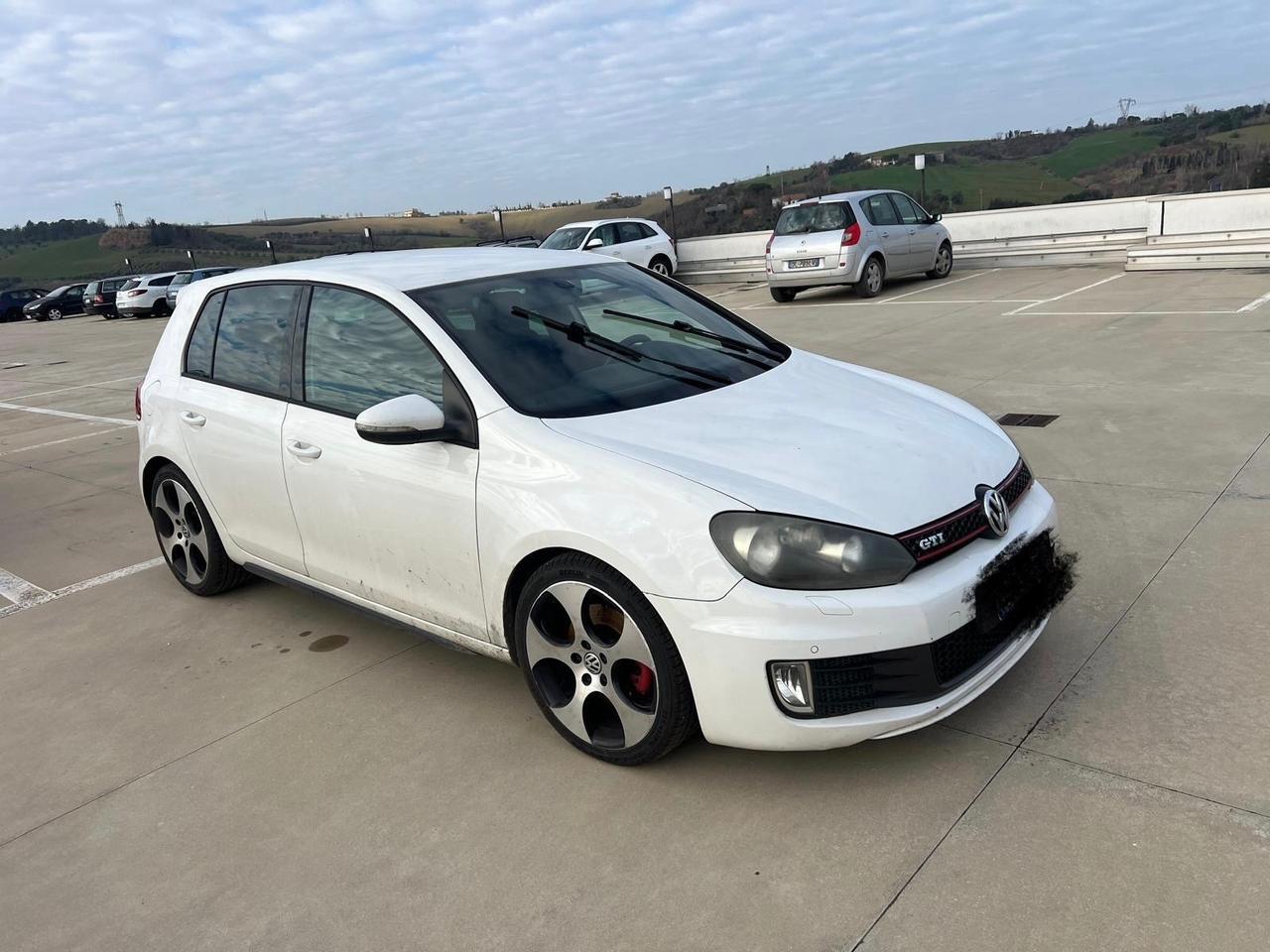 Volkswagen Golf GTI 2.0 TSI 5p.
