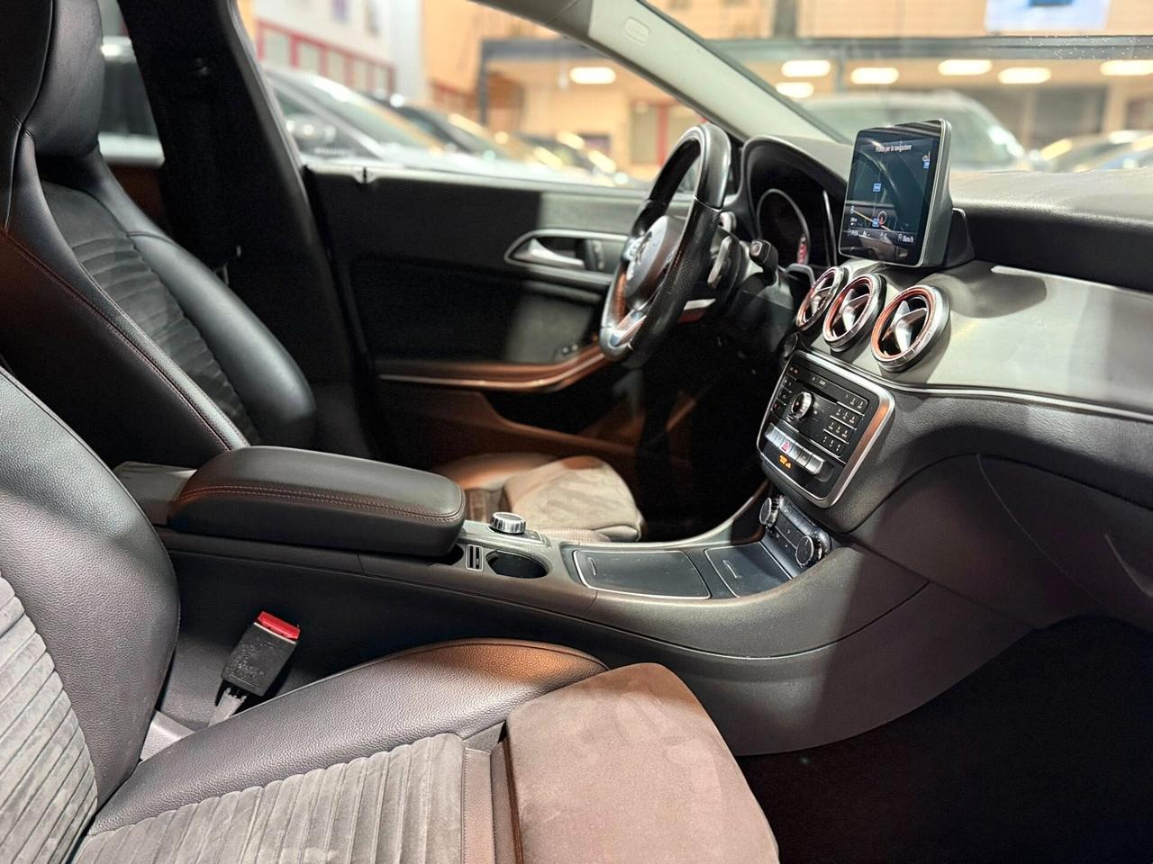 Mercedes-Benz CLA Shooting Brake 200d 4Matic Autom 2018 cdi 136cv