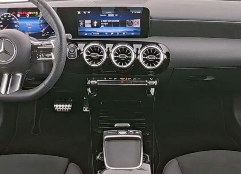 Mercedes-Benz Classe A A 180 Premium AMG LED NAVI
