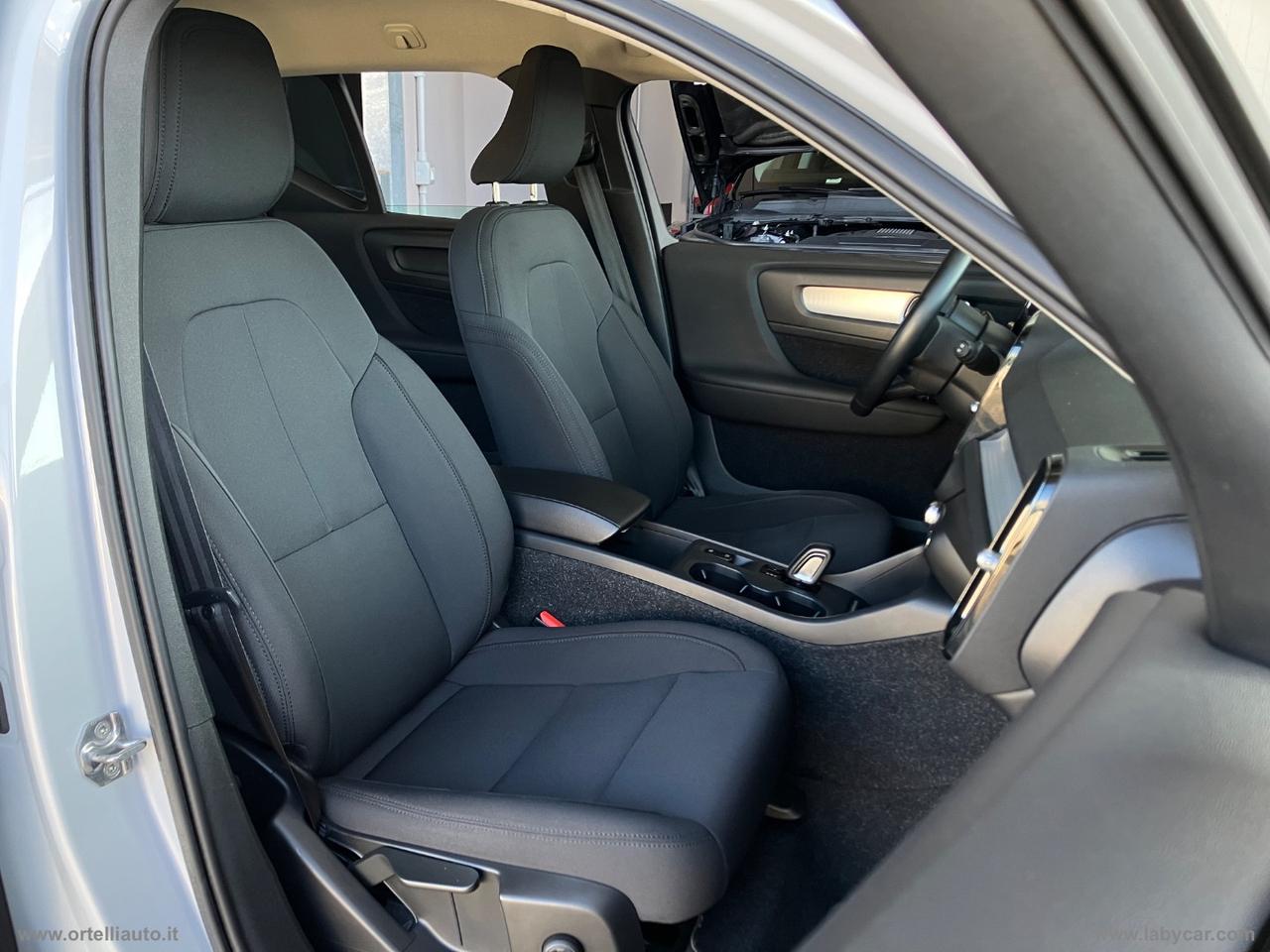 VOLVO XC40 D3 AWD Geartronic Momentum Pro IVA DEDUCIBILE