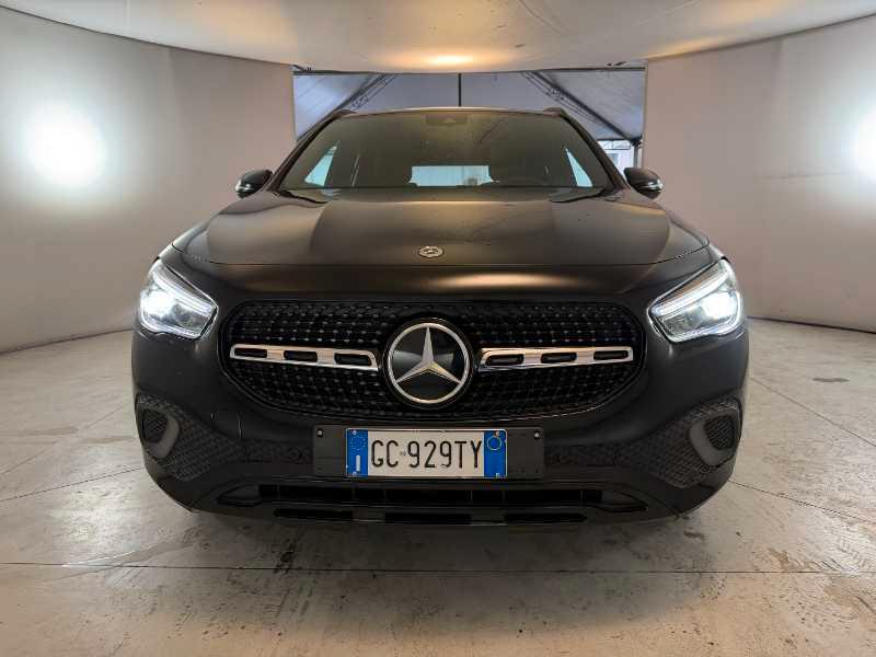Mercedes-Benz GLA - H247 - GLA 180 d Business auto