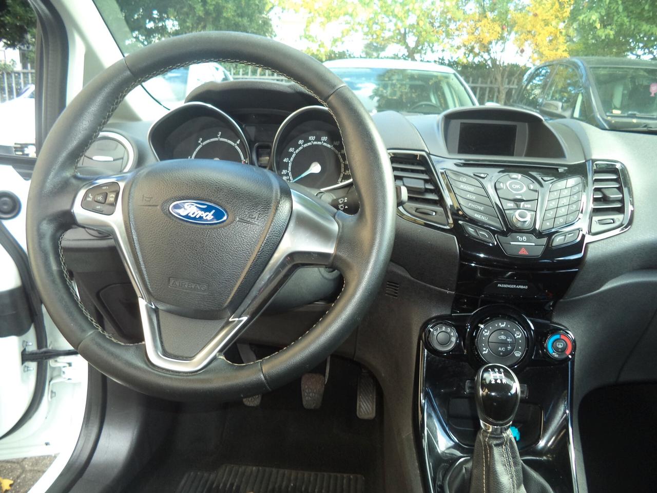 Ford Fiesta 1.5 TDCi 75CV 5 porte Black & White Edition