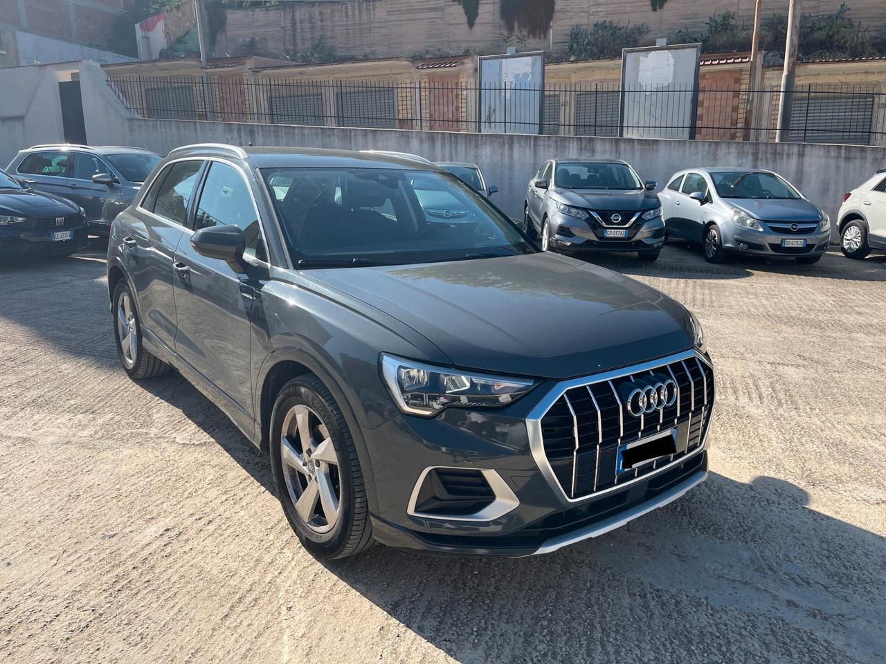 Audi Q3 35 TDI S tronic Business