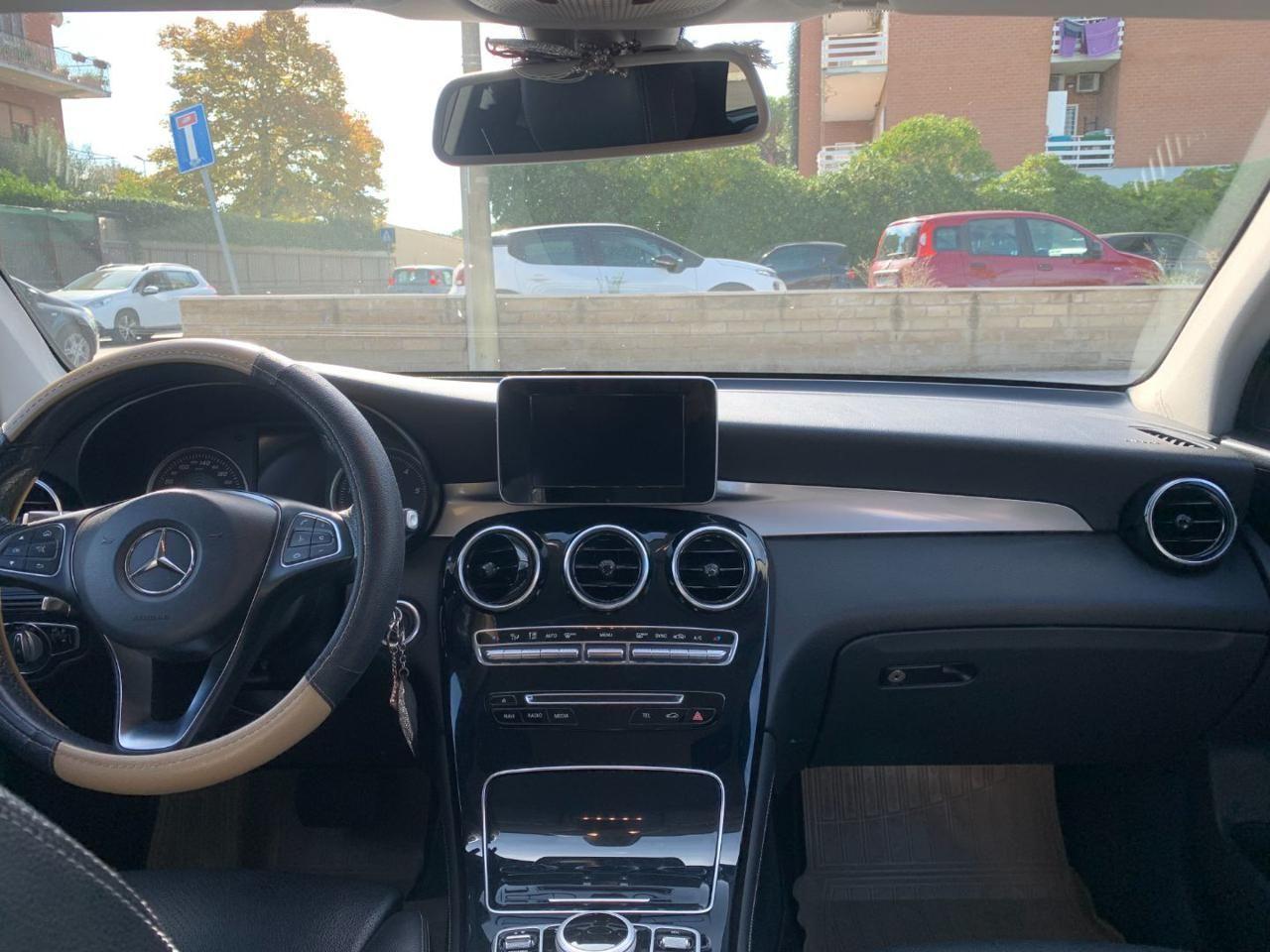 MERCEDES-BENZ GLC 220 d 4Matic Business