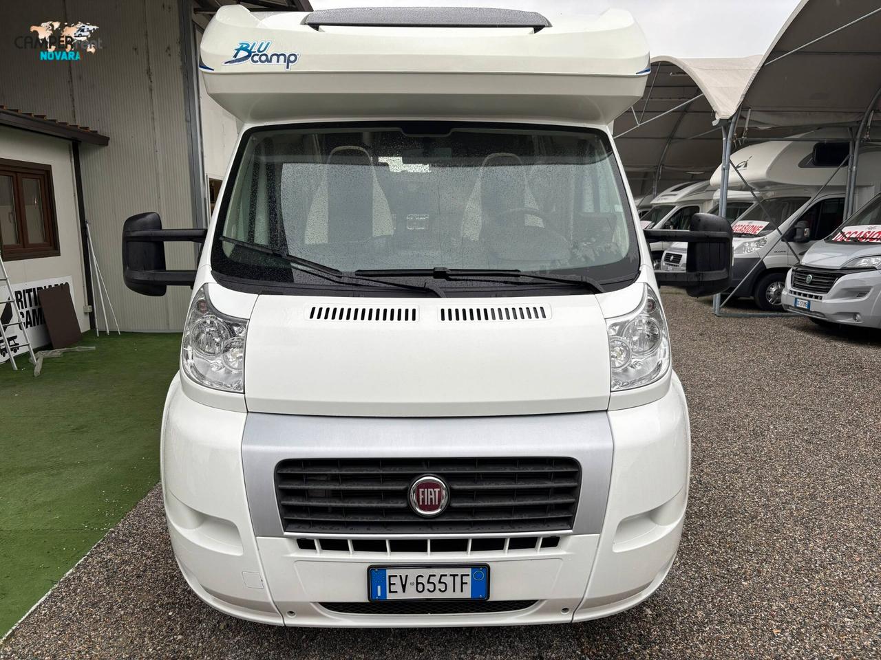 BLUCAMP OCEAN 511 - Semintegrale con letto basculante e letti a castello in coda