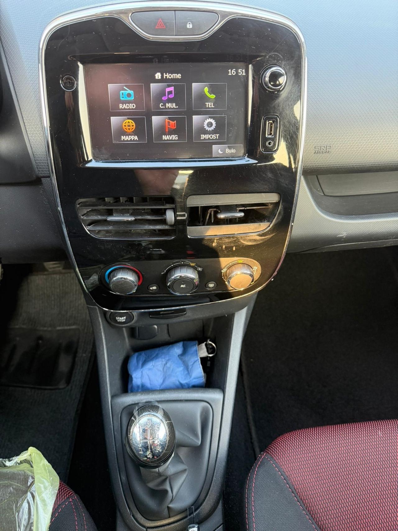 Renault Clio 1.2 75CV 5 porte Costume National neopatentati