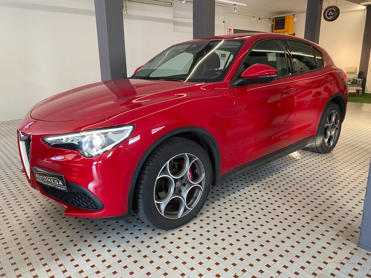 Alfa Romeo Stelvio 2.2 Versione "Rosso Edizione" Aziendale
