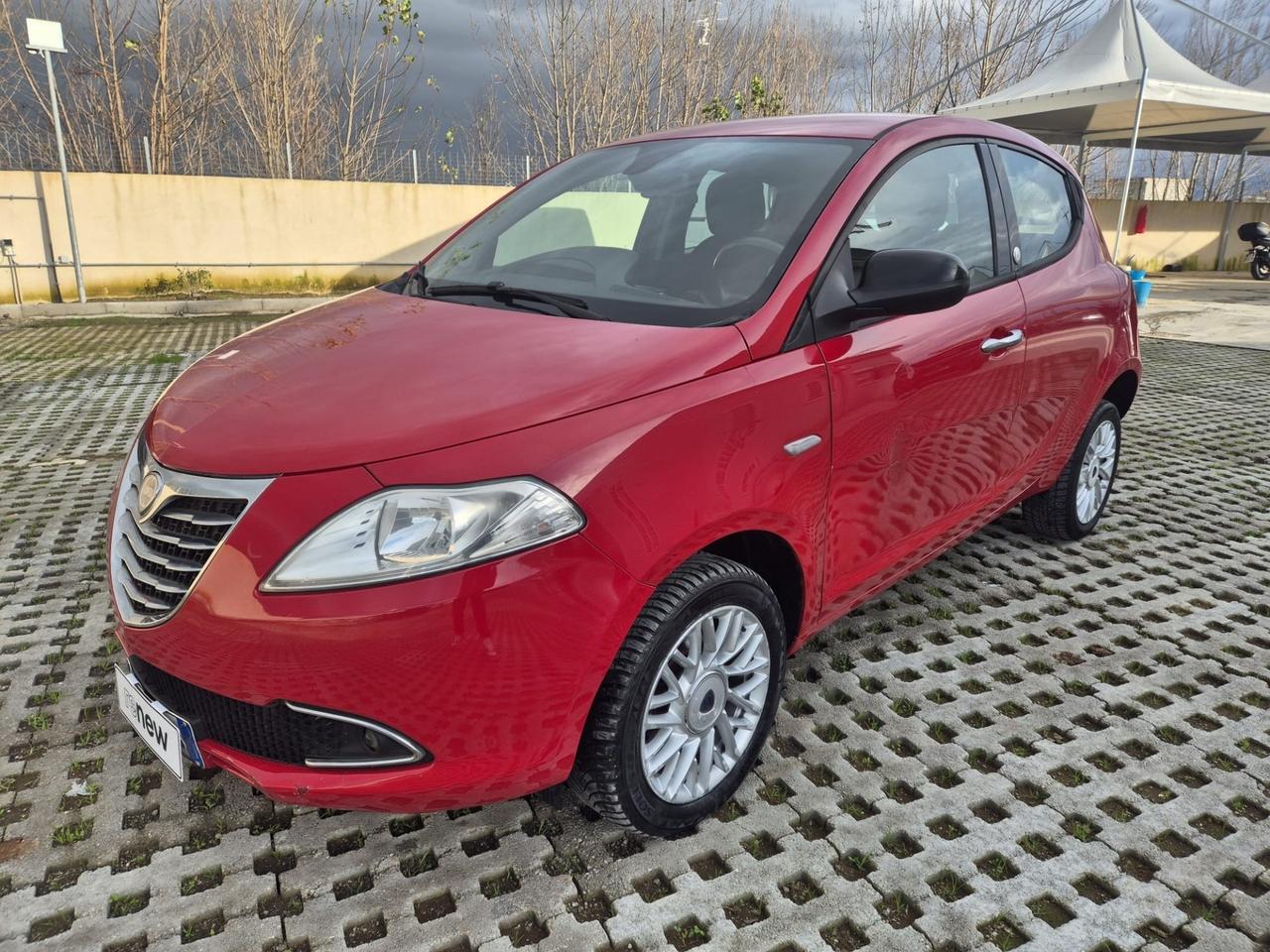 Lancia Ypsilon 0.9 TwinAir 85 CV 5 porte Metano Ecochic Gold
