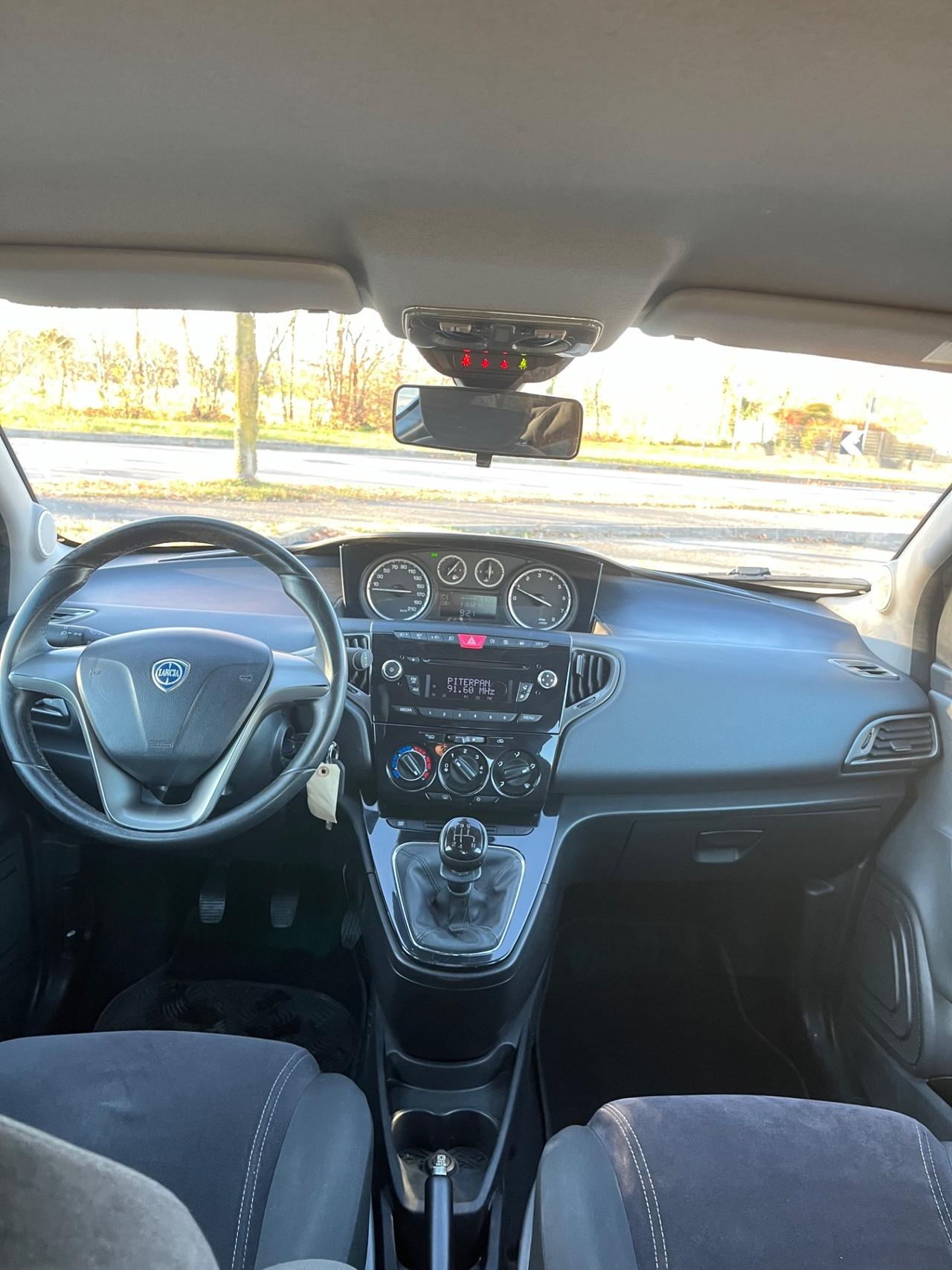 Lancia Ypsilon 1.2 69 CV Platinum