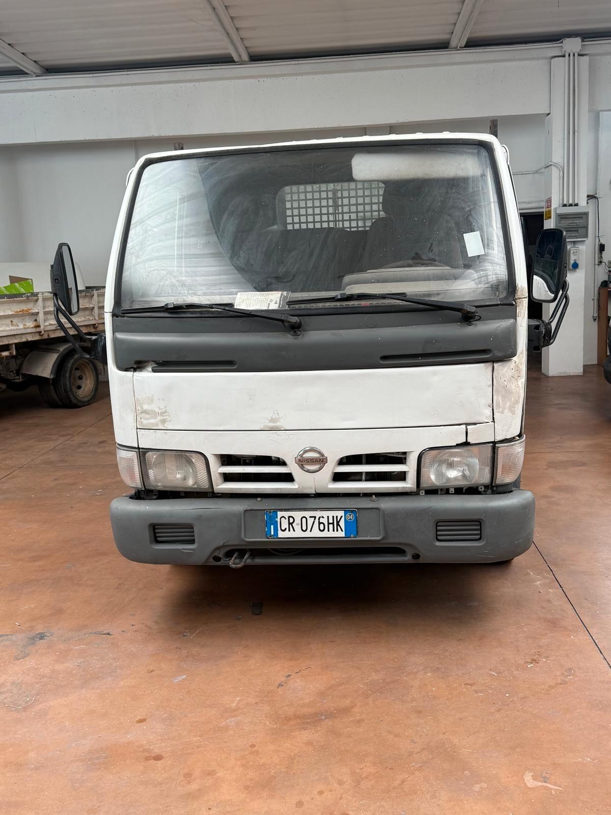3 Nissan Cabstar ribaltabile non funzionante per operatori del settore