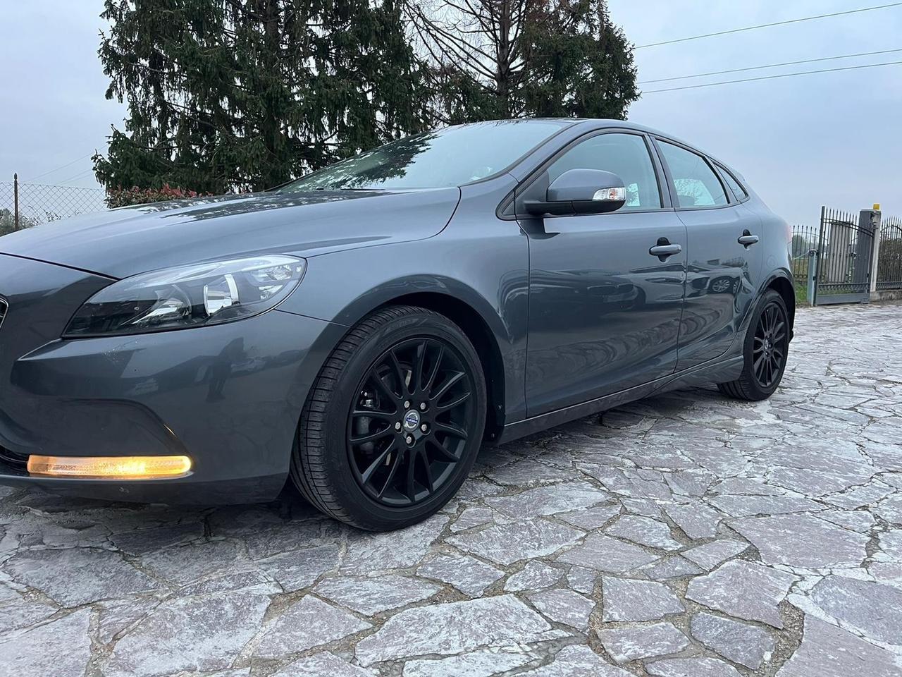 Volvo V40 D2 1.6 Summum