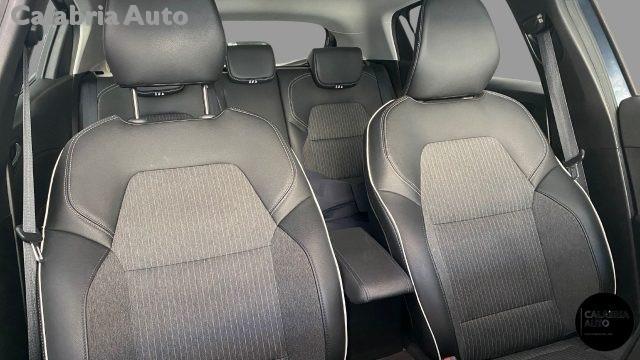 RENAULT Clio Hybrid E-Tech 140 CV 5 porte Intens