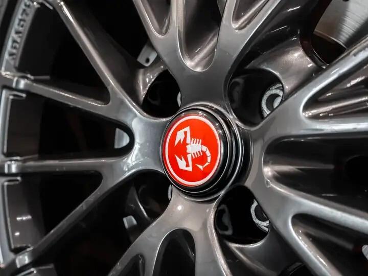 Abarth 695 1.4 Turbo T-Jet 180 CV Tributo 131 Rally