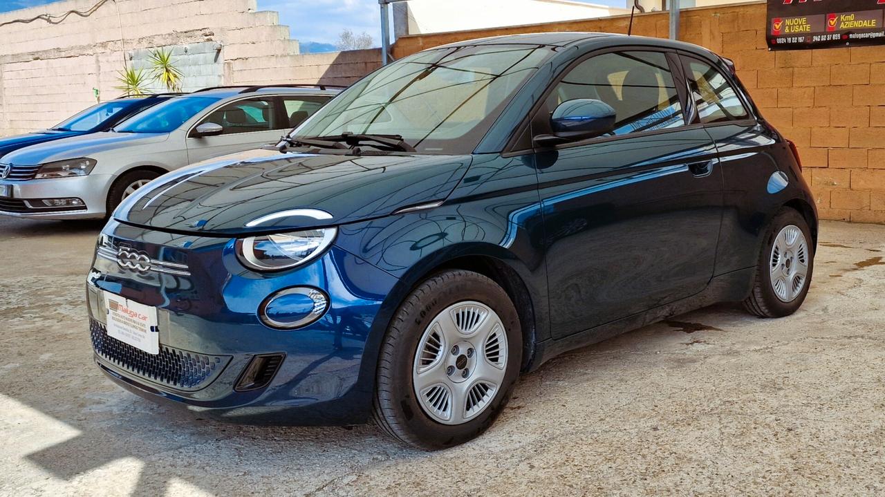 Fiat 500 500e Berlina 42 kWh Passion