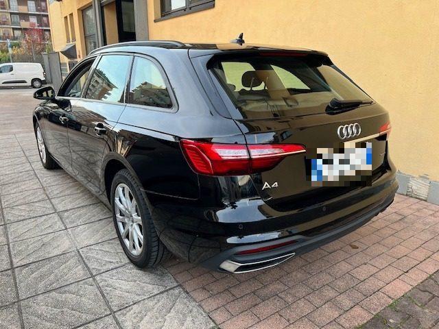 AUDI A4 Avant 40 TDI quattro S tronic Business