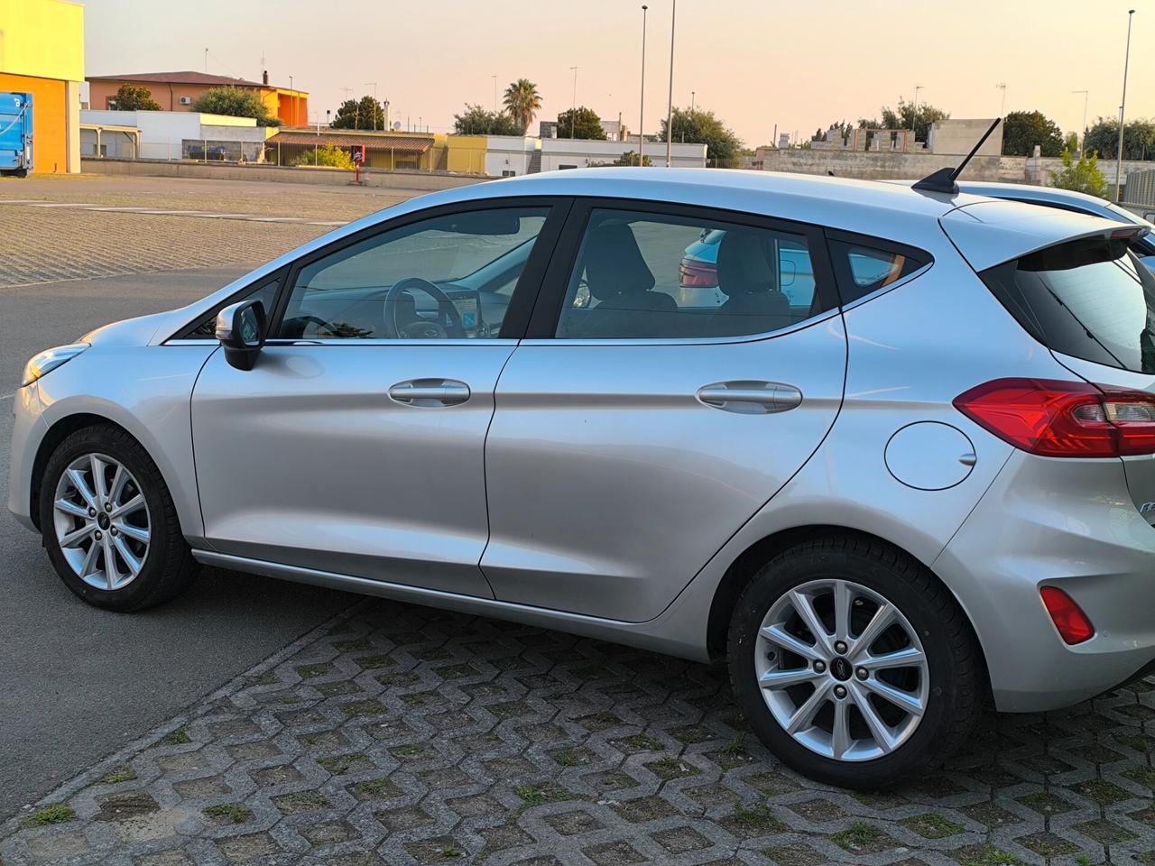 FORD FIESTA TITANIUM GPL CASA MADRE 05/2020 KM 93.000