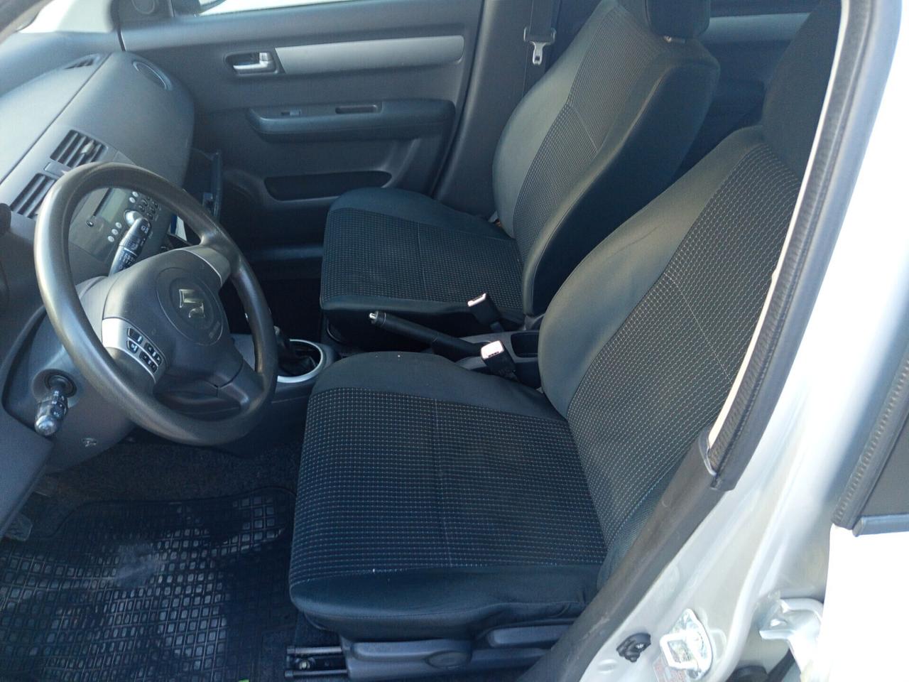 Suzuki Swift 1.3 5p benzina