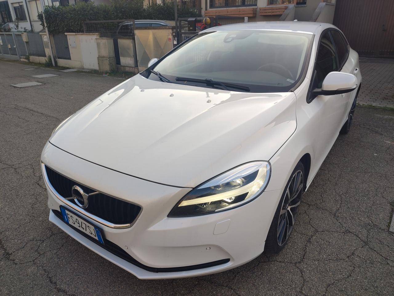 VOLVO V40 DEL 2018 DIESEL EURO6B AUTOMATICA COME NUOVA