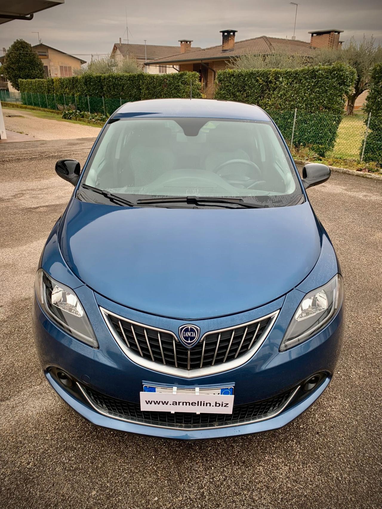 Lancia Ypsilon 1.0 FireFly - Neopatentati